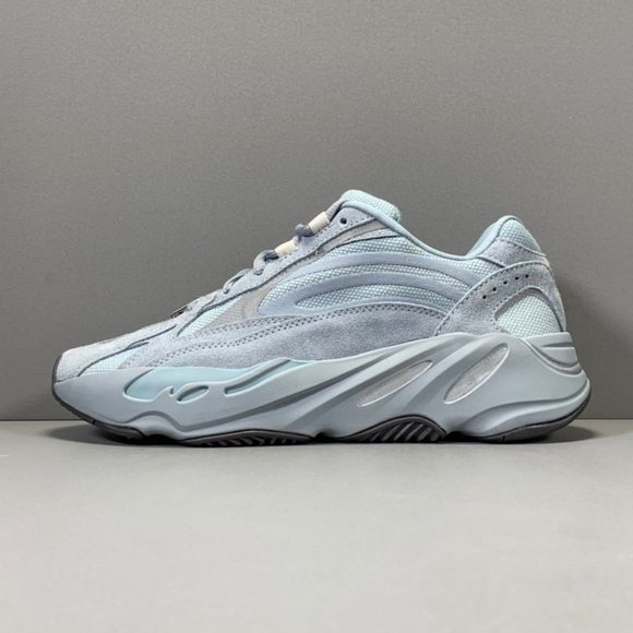 mens yeezy boost 700